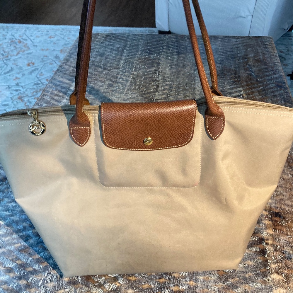 Longchamp medium Le Pliage bag